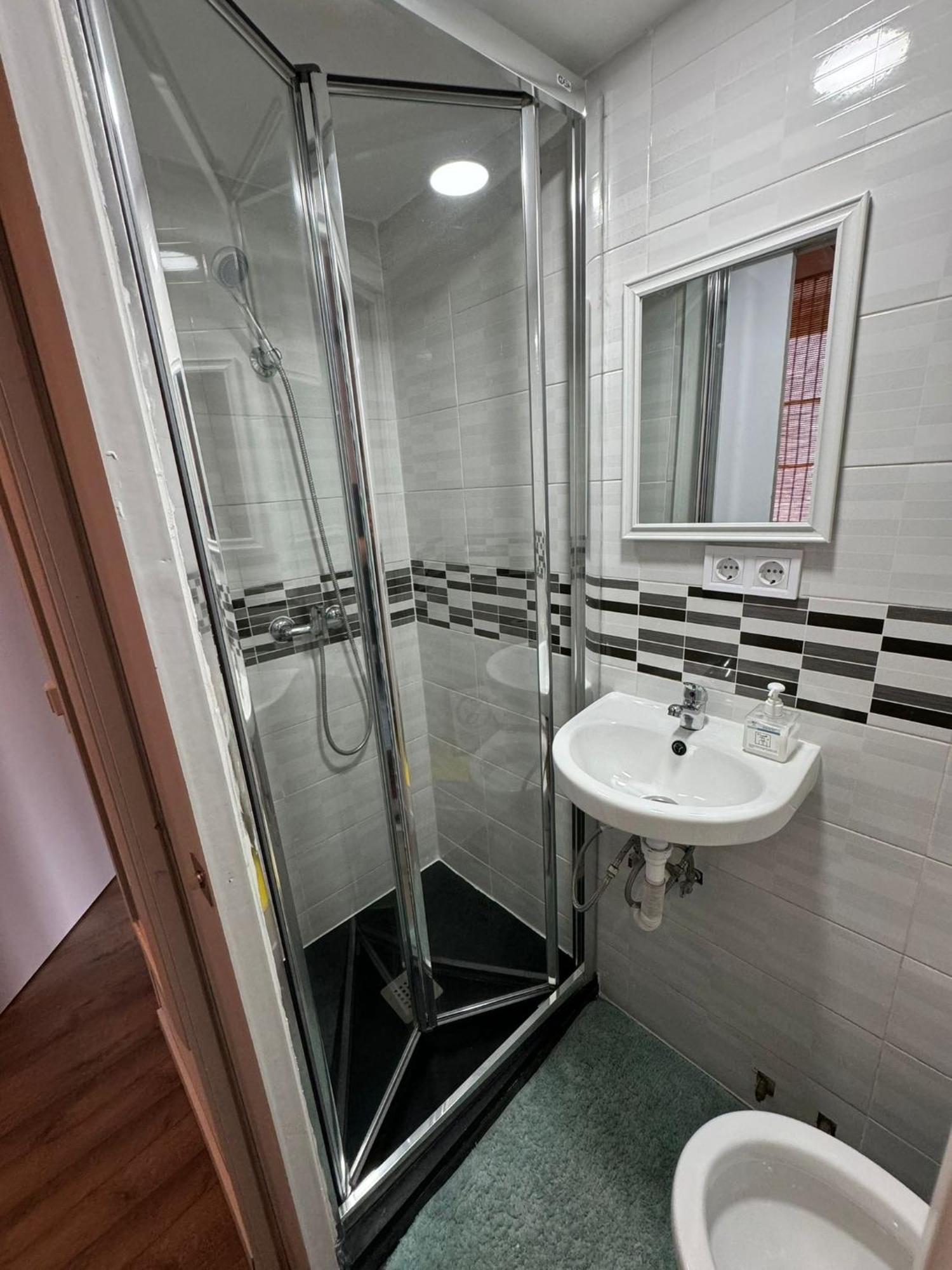 Alanta Apartments Madrid Buitenkant foto