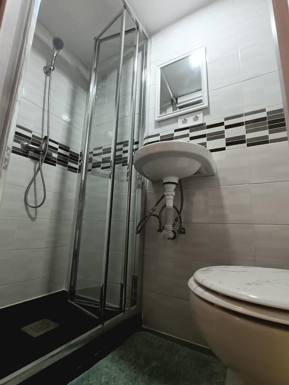 Alanta Apartments Madrid Buitenkant foto